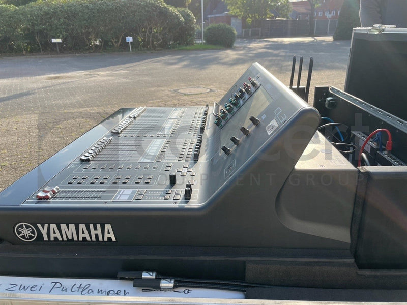 Load image into Gallery viewer, Yamaha CL3 Digital Mixing Console incl. flight case-Yamaha-Concert Gear
