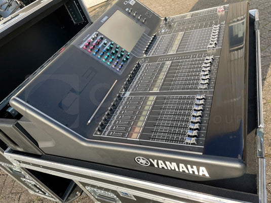 Yamaha CL3 Digital Mixing Console incl. flight case-Yamaha-Concert Gear